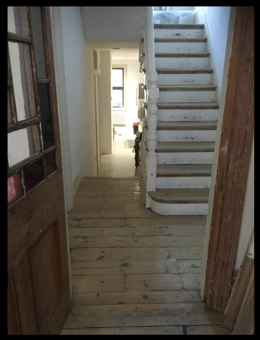 Fabulous Spacious Stylish Private In Nw6 With Excellent Transport Links To Centre, Hosted By Female Currently Taking Bookings For Females & Couples Only, Suitable For Holidays, Study, Work, Courses Or Inbetween Alloggio in famiglia Londra