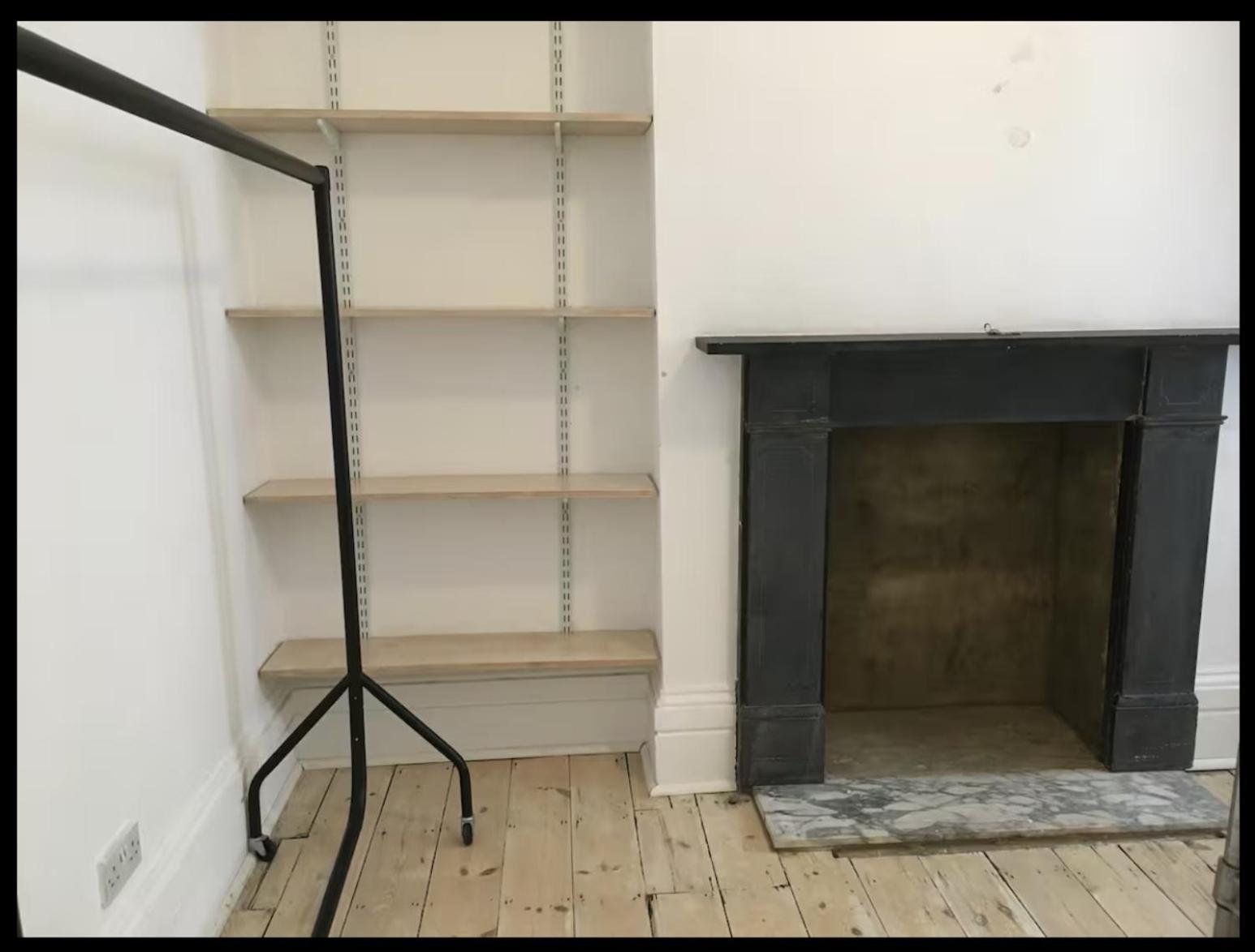 Fabulous Spacious Stylish Private In Nw6 With Excellent Transport Links To Centre, Hosted By Female Currently Taking Bookings For Females & Couples Only, Suitable For Holidays, Study, Work, Courses Or Inbetween Alloggio in famiglia *