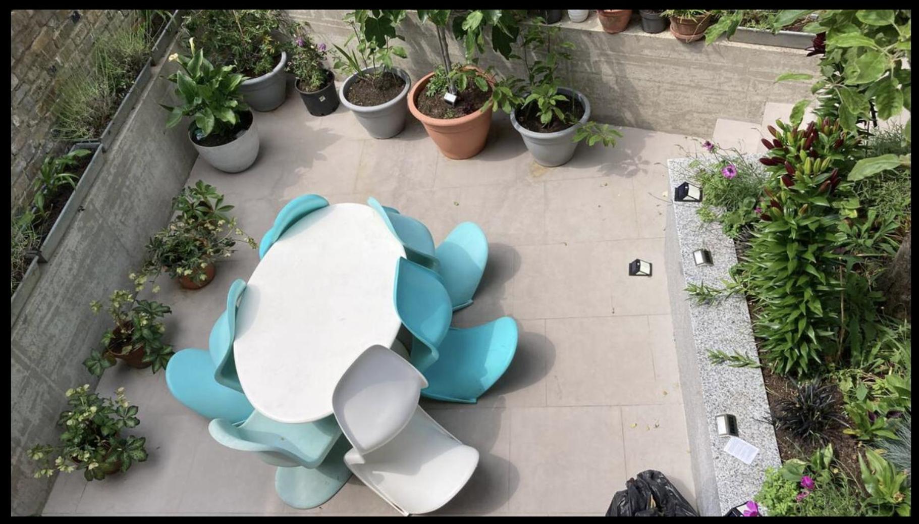 Fabulous Spacious Stylish Private In Nw6 With Excellent Transport Links To Centre, Hosted By Female Currently Taking Bookings For Females & Couples Only, Suitable For Holidays, Study, Work, Courses Or Inbetween Alloggio in famiglia Londra